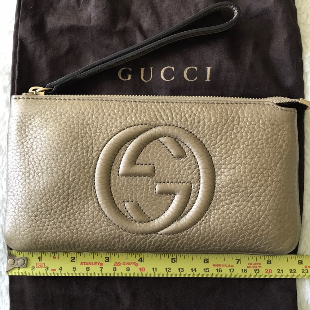 Authentic GG logo leather GUCCI women clutch $1000
